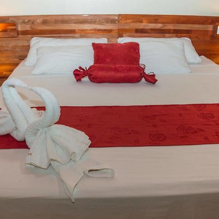 איקיטוס Hotel Golden Star מראה חיצוני תמונה