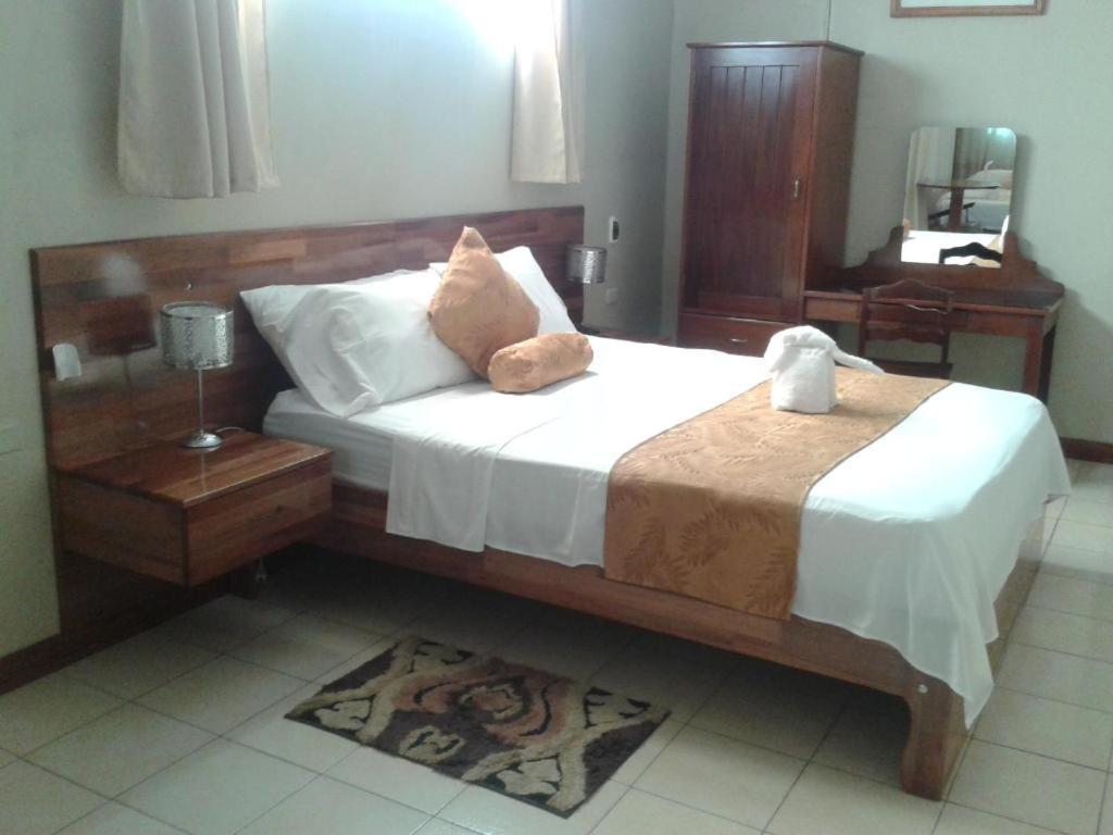 איקיטוס Hotel Golden Star מראה חיצוני תמונה