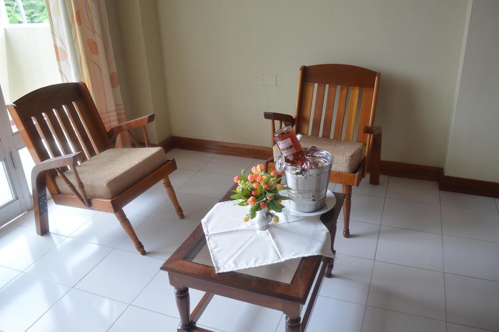 איקיטוס Hotel Golden Star מראה חיצוני תמונה