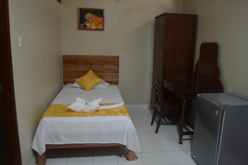 איקיטוס Hotel Golden Star מראה חיצוני תמונה