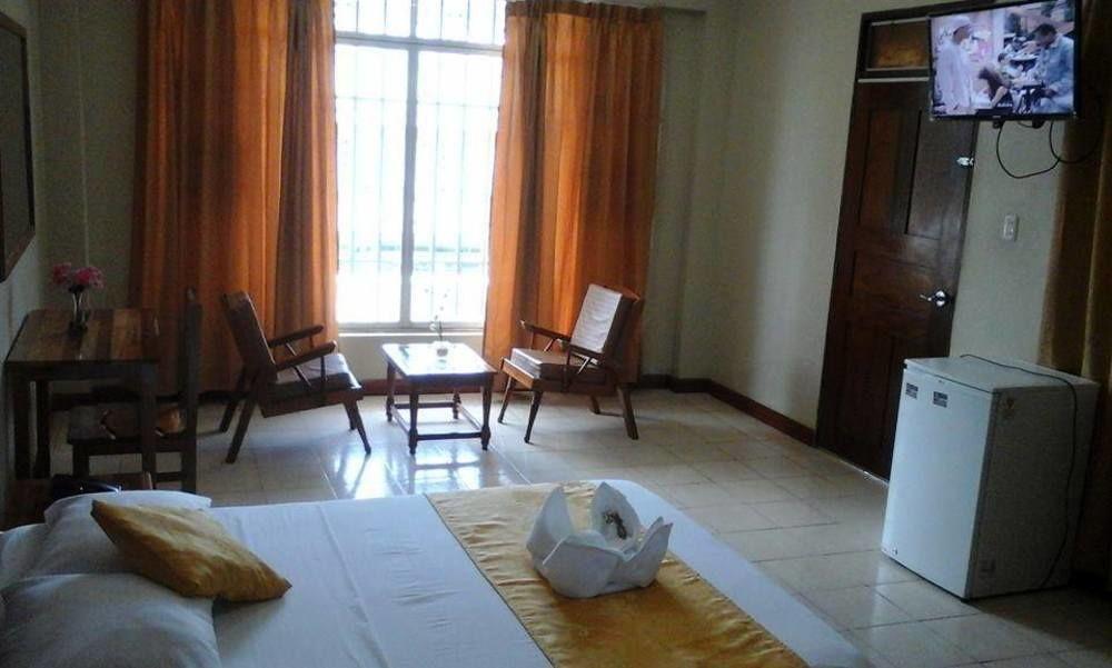 איקיטוס Hotel Golden Star מראה חיצוני תמונה