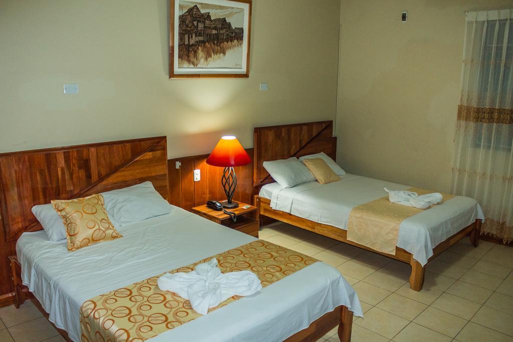 איקיטוס Hotel Golden Star מראה חיצוני תמונה