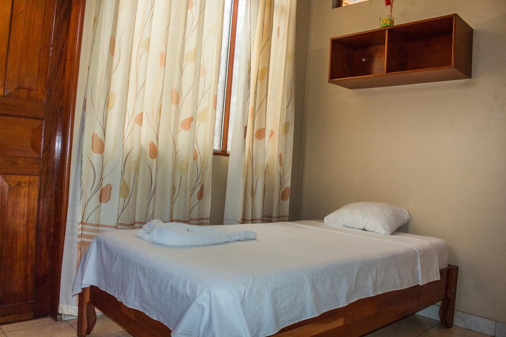 איקיטוס Hotel Golden Star מראה חיצוני תמונה