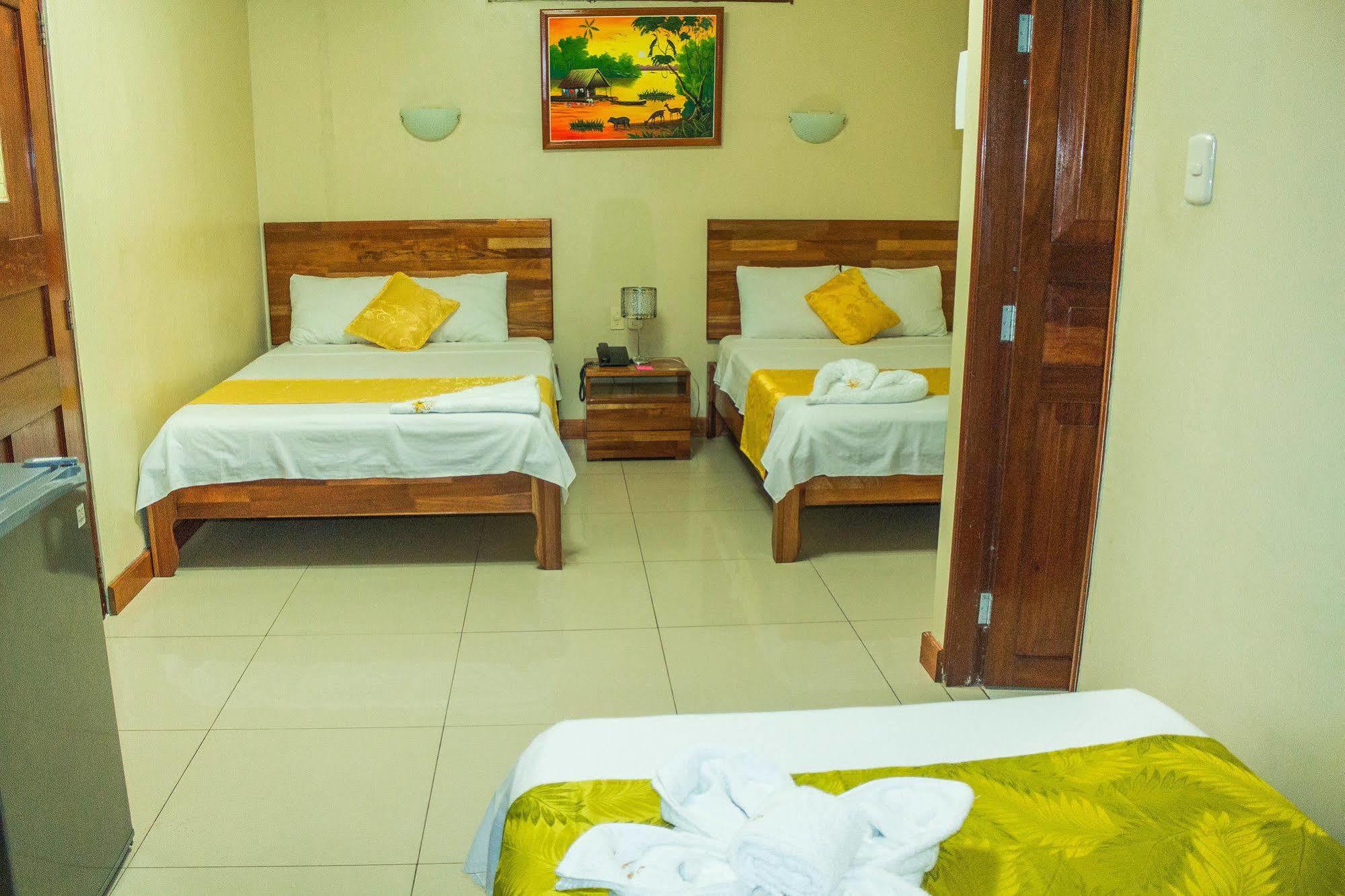 איקיטוס Hotel Golden Star מראה חיצוני תמונה