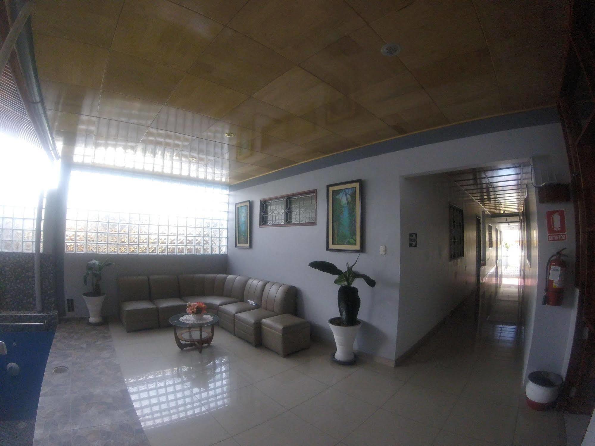 איקיטוס Hotel Golden Star מראה חיצוני תמונה