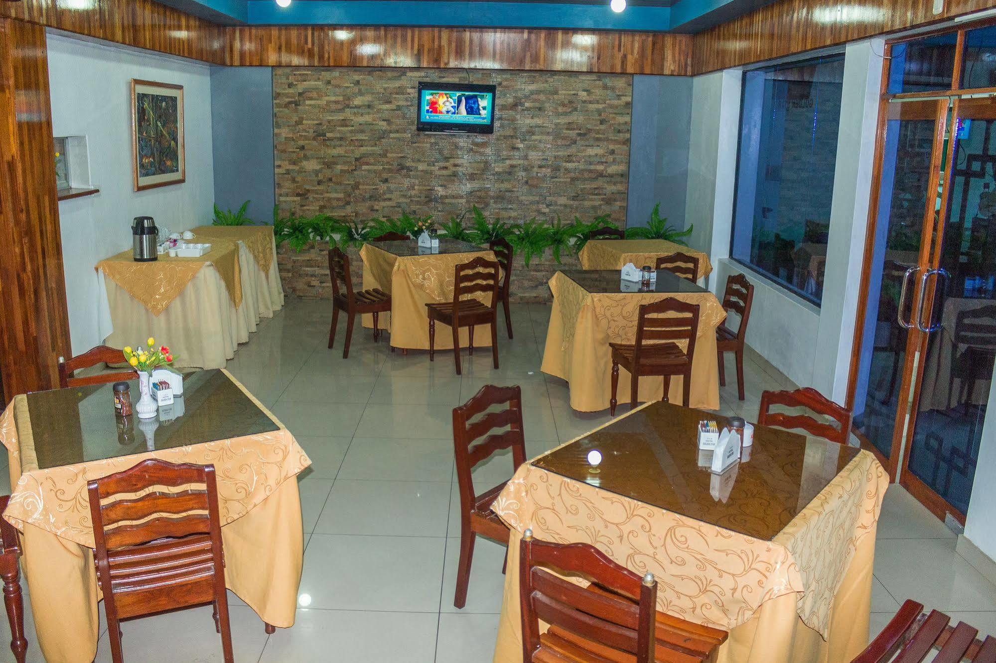 איקיטוס Hotel Golden Star מראה חיצוני תמונה